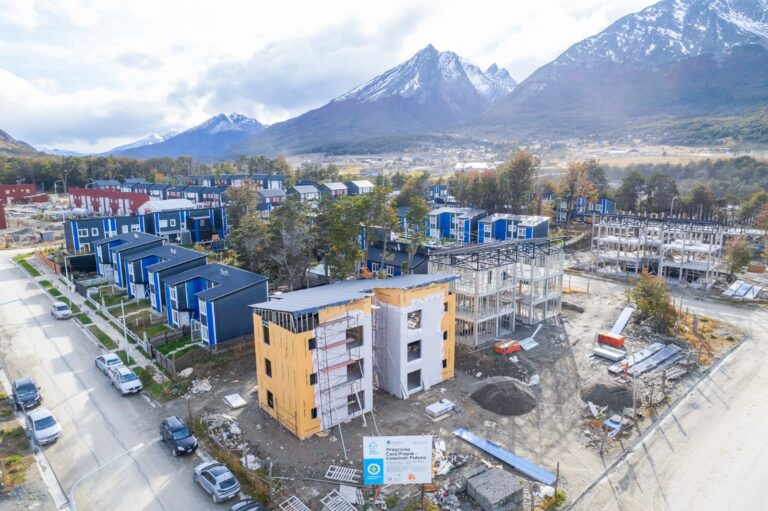 EL IPVYH CONTINÚA CON LA OBRA DE URBANIZACIÓN EN EL SECTOR II DEL RÍO PIPO