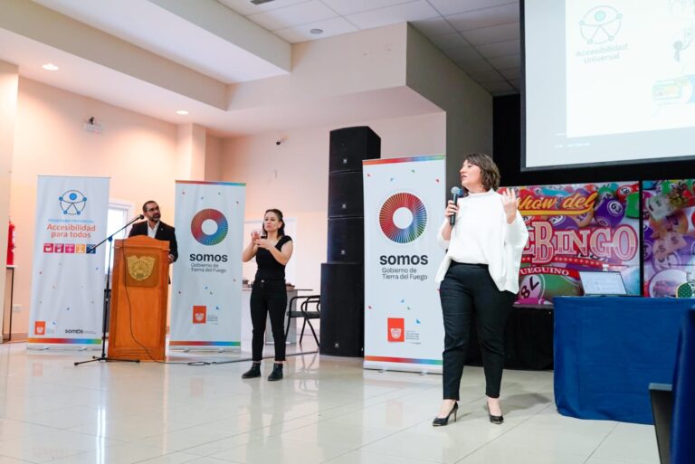GOBIERNO PRESENTÓ EL MANUAL DE BUENAS PRÁCTICAS PARA LA ATENCIÓN A LA CIUDADANÍA MAYOR Y PERSONAS CON DISCAPACIDAD Y EL PORTAL WEB DE ACCESIBILIDAD PARA TODOS