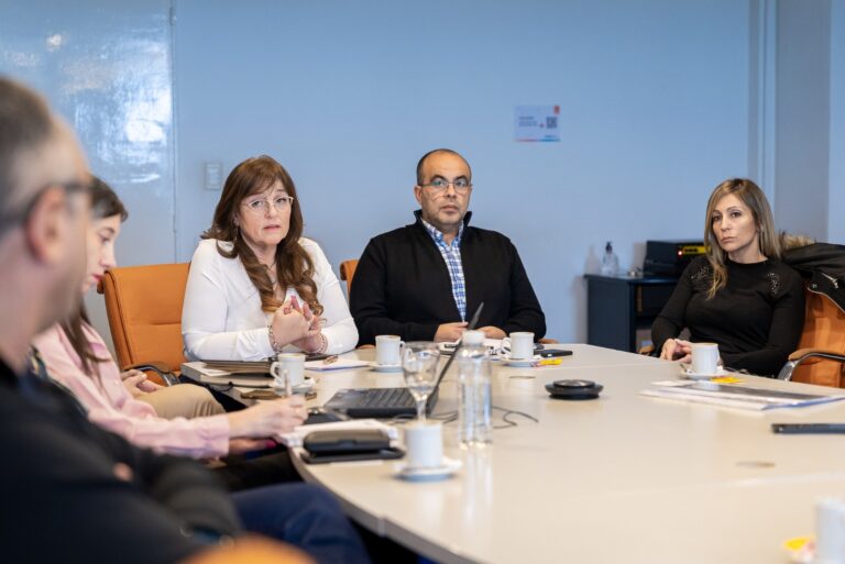 AUTORIDADES DE GOBIERNO SE REUNIERON CON REPRESENTANTES DE YPF EN LA PROVINCIA