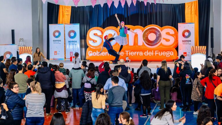 GOBIERNO AGASAJÓ A CIENTOS DE NIÑOS Y NIÑAS EN RÍO GRANDE EN EL MARCO DEL DÍA DE LAS INFANCIAS