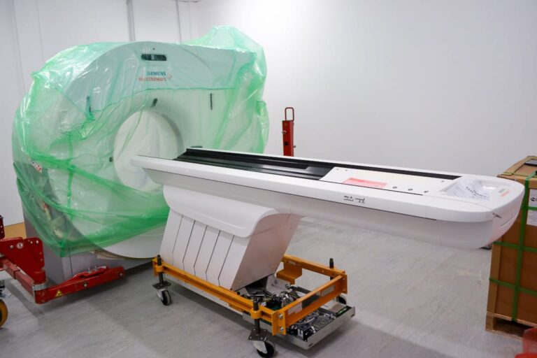 LA SALUD PÚBLICA CONTINÚA CRECIENDO EN EQUIPAMIENTO DE ÚLTIMA TECNOLOGÍA Y GENERACIÓN