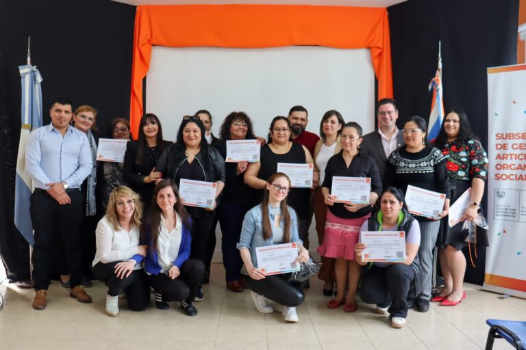 GOBIERNO ENTREGÓ CERTIFICADOS DEL PROGRAMA DE CAPACITACIÓN PARA REFERENTES DE COMEDORES Y MERENDEROS COMUNITARIOS