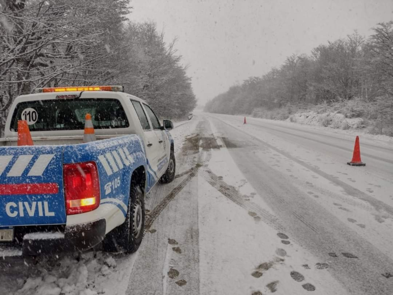 SE RESTRINGE LA CIRCULACIÓN EN LA RUTA N° 3 A VEHÍCULOS QUE NO CUENTEN CON CUBIERTAS DE INVIERNO