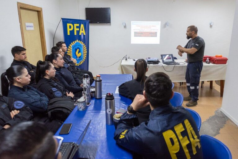 DEFENSA CIVIL MUNICIPAL CAPACITÓ A LA POLICÍA FEDERAL