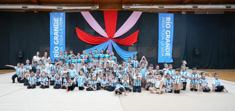EXITOSO CIERRE DE LA ESCUELA MUNICIPAL DE GIMNASIA RÍTMICA