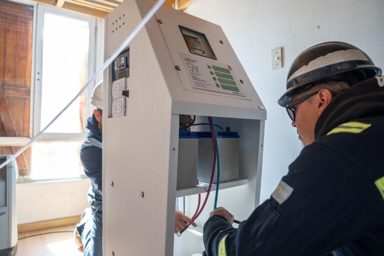 GOBIERNO AVANZA CON LA INSTALACIÓN DE EQUIPOS DE ALIMENTACIÓN ININTERRUMPIDA PARA PERSONAS ELECTRODEPENDIENTES
