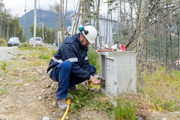 CASTILLO: “HOY MÁS DE 150 FAMILIAS DEL BARRIO AKAR DE USHUAIA TIENEN RED DE GAS NATURAL”