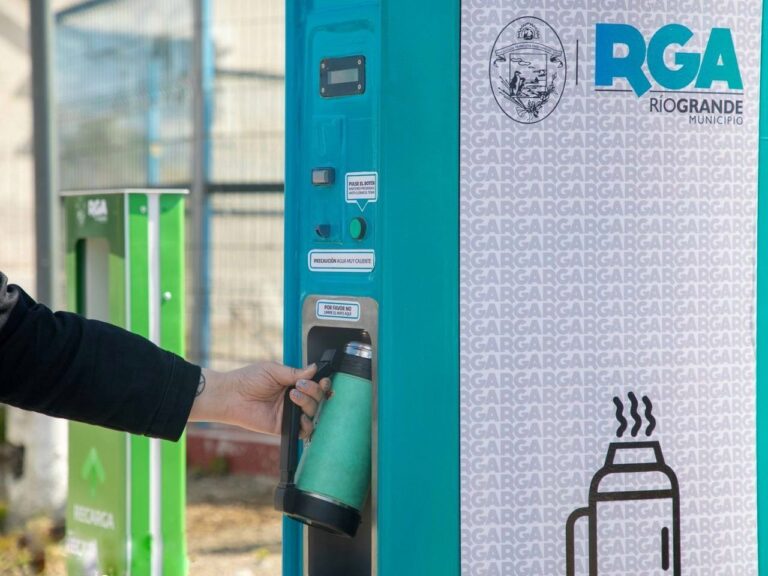 EN ESTE VERANO, ACERCATE A LOS PUNTOS DE RECARGA DE AGUA